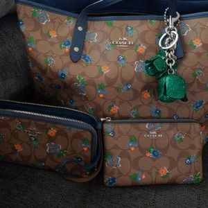 Coach Purse  wallet and wristlet